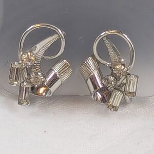 Carl Art signed stamped silver rhinestone screw back clip on earrings
